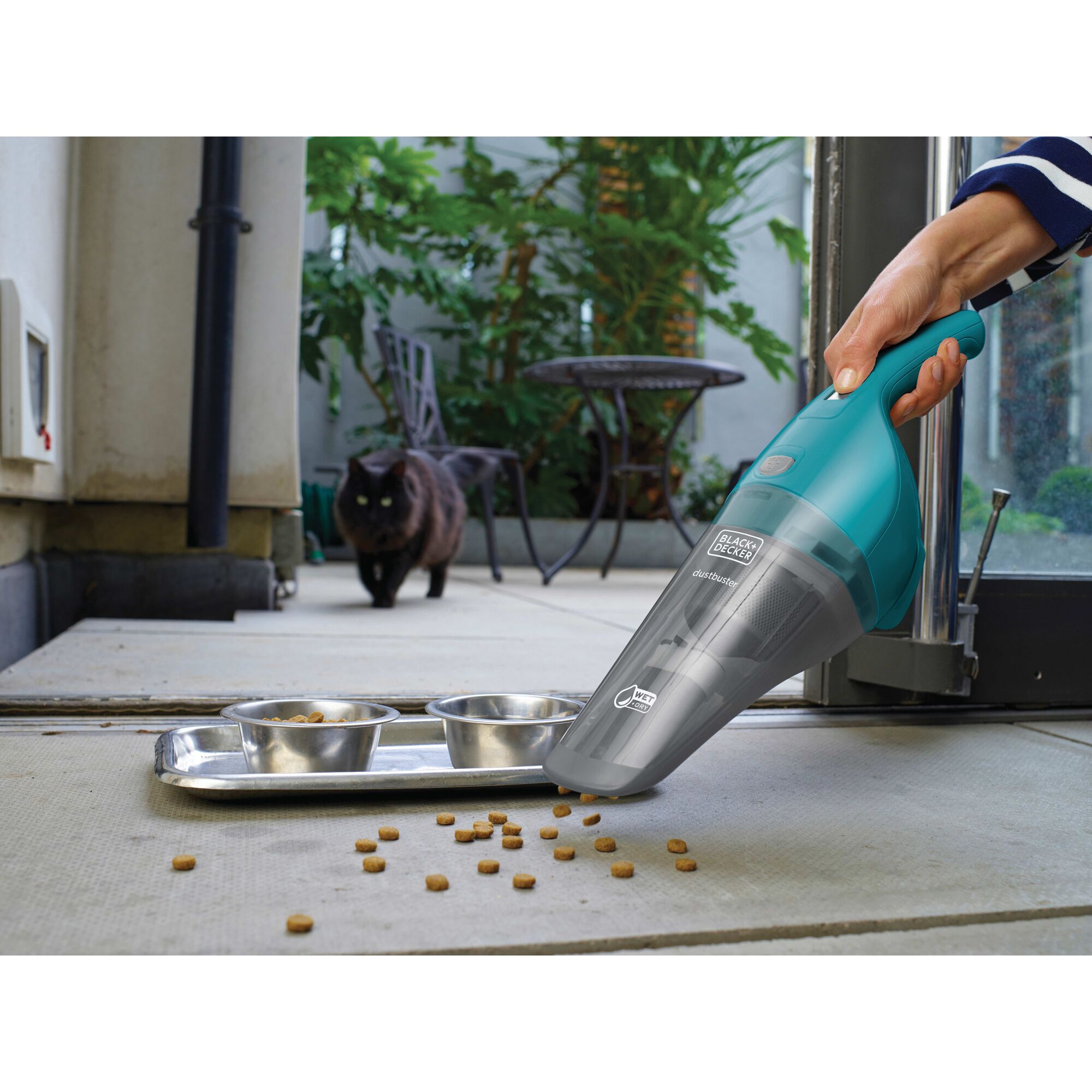 Lithium-ion Cordless Hand Vacuum 